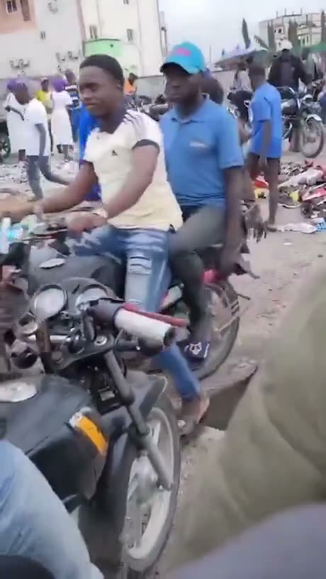 Reasons to own roadster in Africa